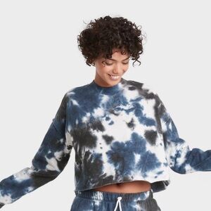 Colsie cropped pullover tie dye crewneck.